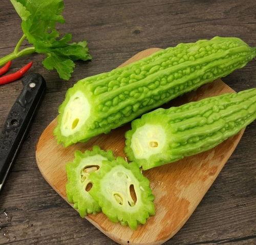 临睡前吃瓜好吗,揭秘夜间饮食的利与弊”